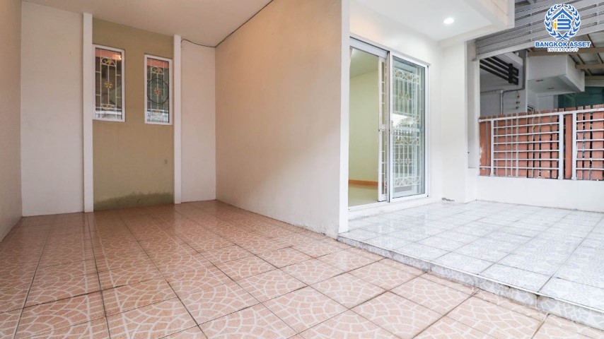 *****ทาวน์เฮ้าส์มือสองย่านนนทบุรี ม.พฤกษาทาวน์ ติดถนนราชพฤกษ์ เนื้อที่ 18.2 ตร.ว. ฟังก์ชัน 3 ห้องนอน 2 ห้องน้ำ 1 ที่จอดรถ เฟอร์นิเจอร์ครบพร้อมอยู่ได้เลย! บนทำเลแห่งการเดินทาง ใกล้รถไฟฟ้าสายสีม่วง "สถานีบางรักใหญ่" และทางด่วน "ศรีรัช"